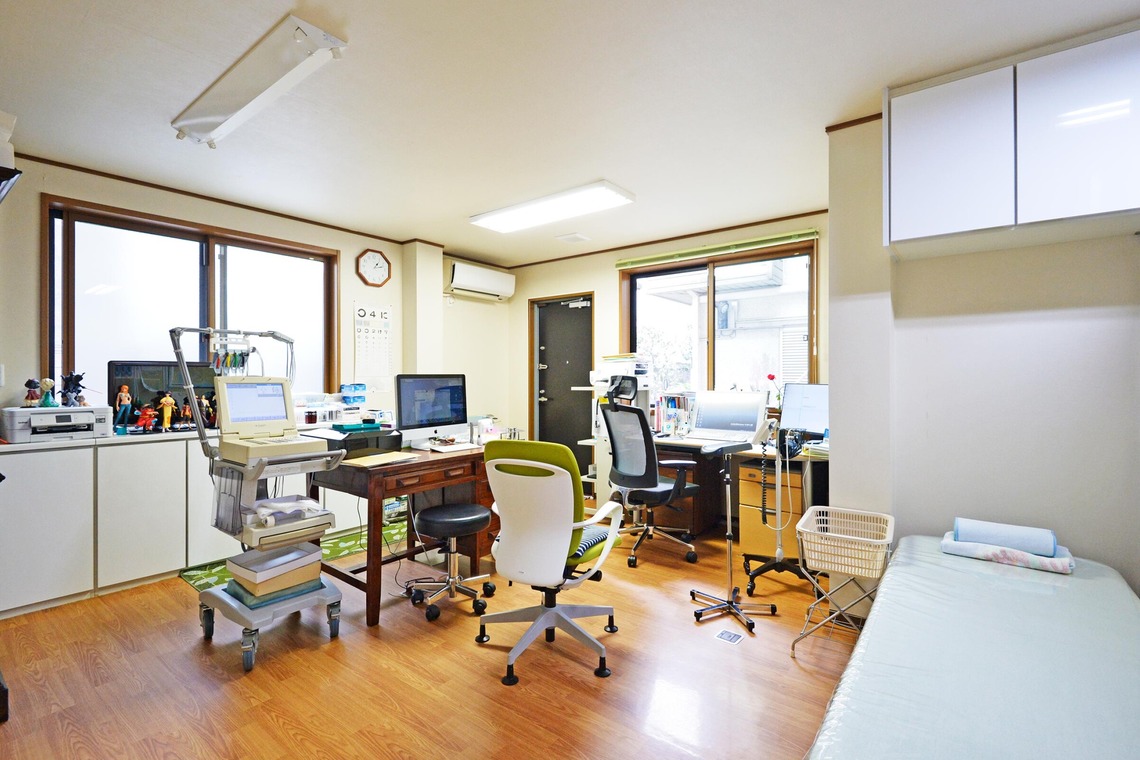 佳川奈央が撮影した写真のアルバム「クリニック」