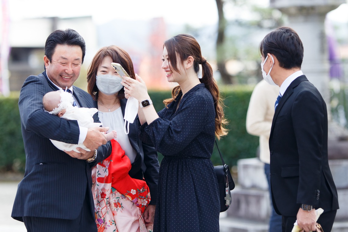 中井企画が出張撮影した家族写真(キッズ,ベビーフォト)などが写った「お宮参り」の家族写真