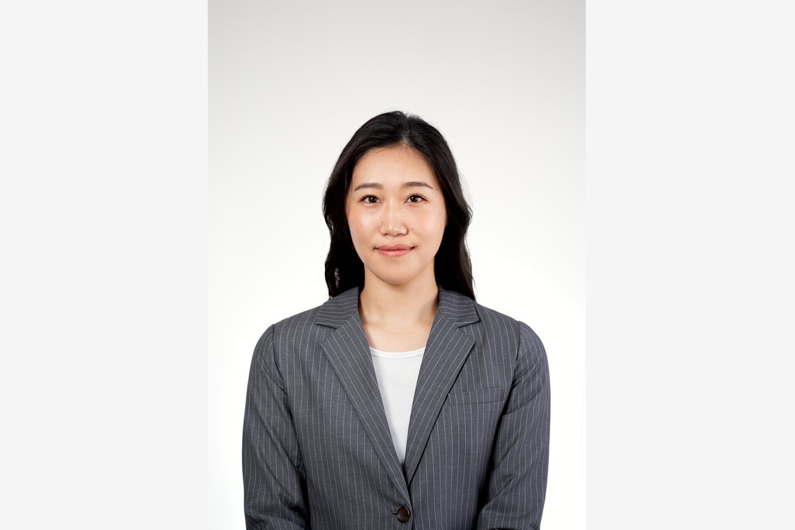 Tai Ikutaが撮影した写真のアルバム「ビシネス　ポートレート」