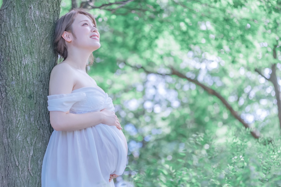 CREATIVE HOUSEが出張撮影した家族写真(キッズ,ベビーフォト)などが写った「マタニティフォト」の家族写真