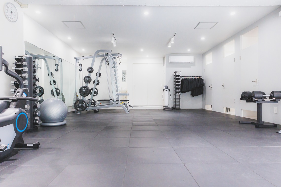 松井シンジが撮影した写真のアルバム「建物内観・外観」