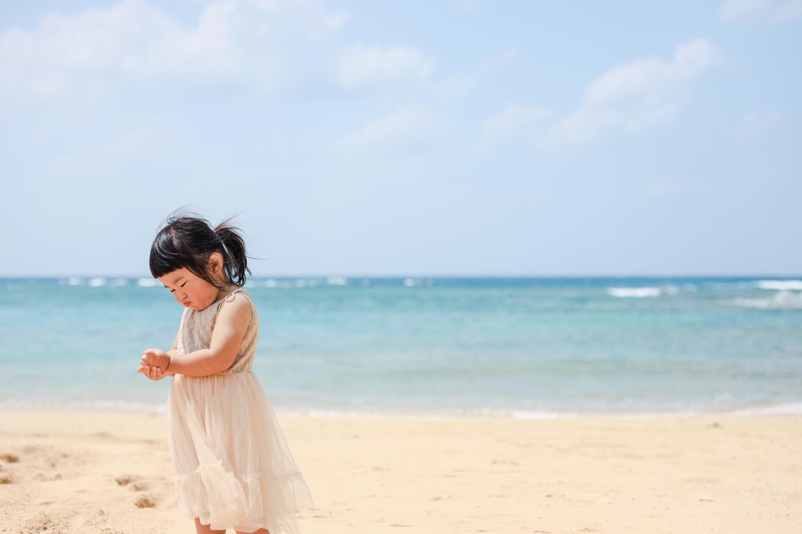 ポートレート沖縄が出張撮影した家族写真(キッズ,ベビーフォト)などが写った「天真爛漫な女の子３歳の誕生日」の家族写真