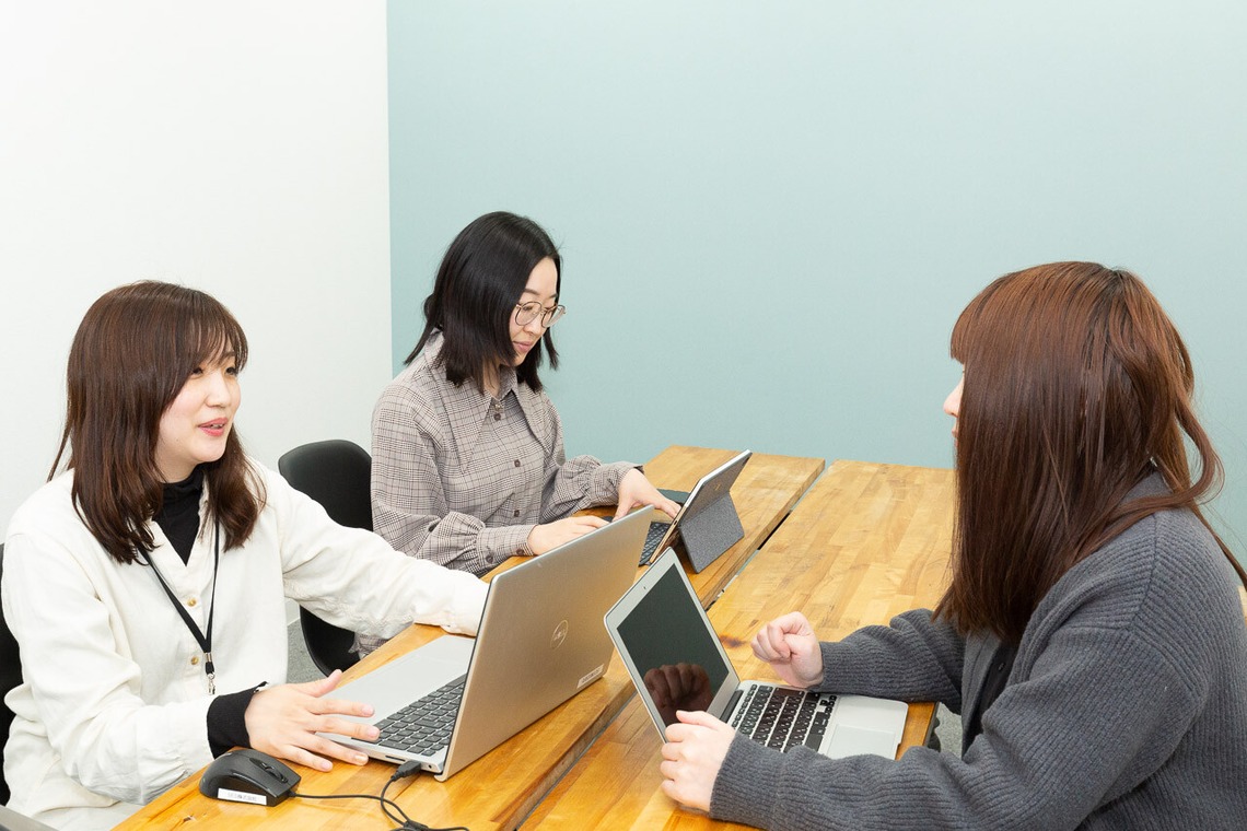 ストロボ　フォトサービスが撮影した写真のアルバム「IT企業様」