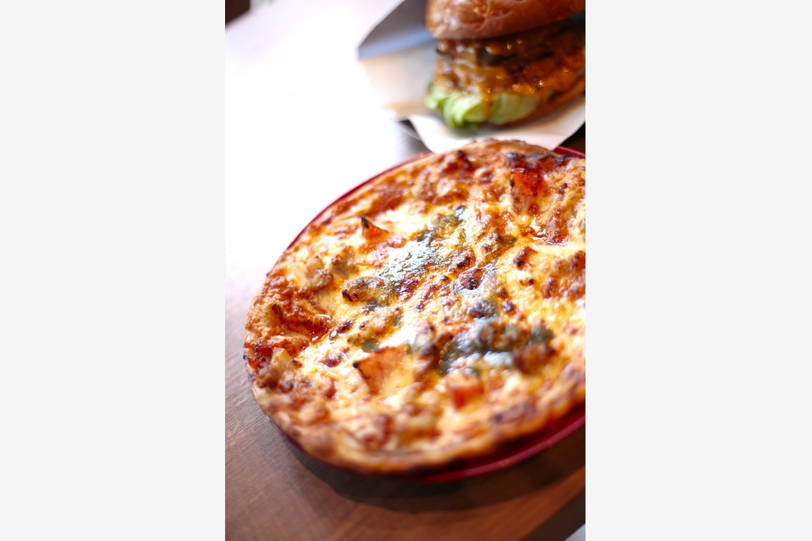 写真屋gonree　阿波根里恵が撮影した「奄美大島ハンバーガーショップ」の写真