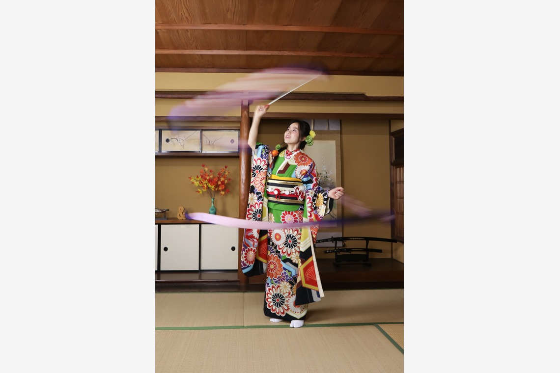 スマイルハンターが出張撮影した家族写真(キッズ,ベビーフォト)などが写った「成人式フォト」の家族写真