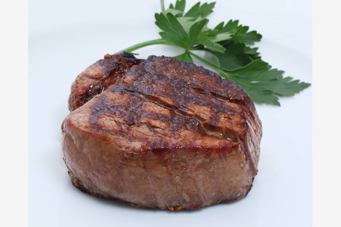 森安　照が撮影した「ステーキ・ステーキ弁当・カレー」の写真