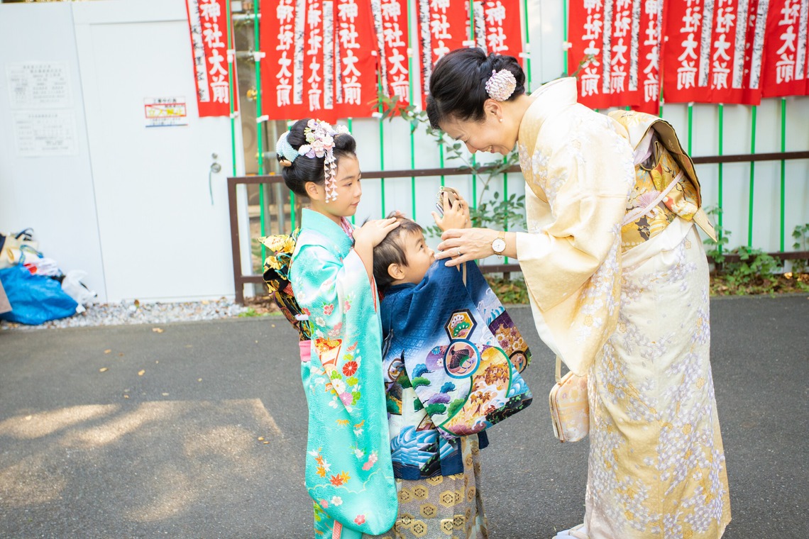 Kan Suzuki  photographyが出張撮影した家族写真(キッズ,ベビーフォト)などが写った「日枝神社」の家族写真