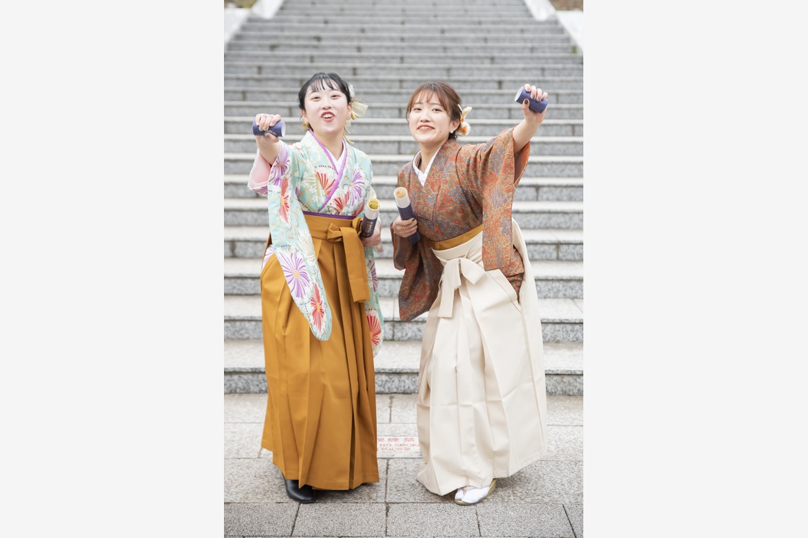 山下　剛が出張撮影した家族写真(キッズ,ベビーフォト)などが写った「卒業フォト」の家族写真