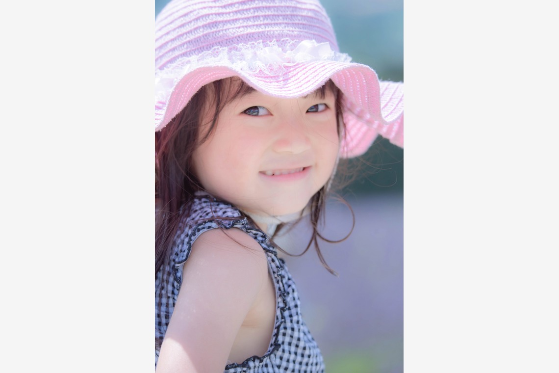 北海道ロケーションフォトウェディング♪が撮影した「富良野ラベンダー畑でファミリー旅行記念撮影」の写真