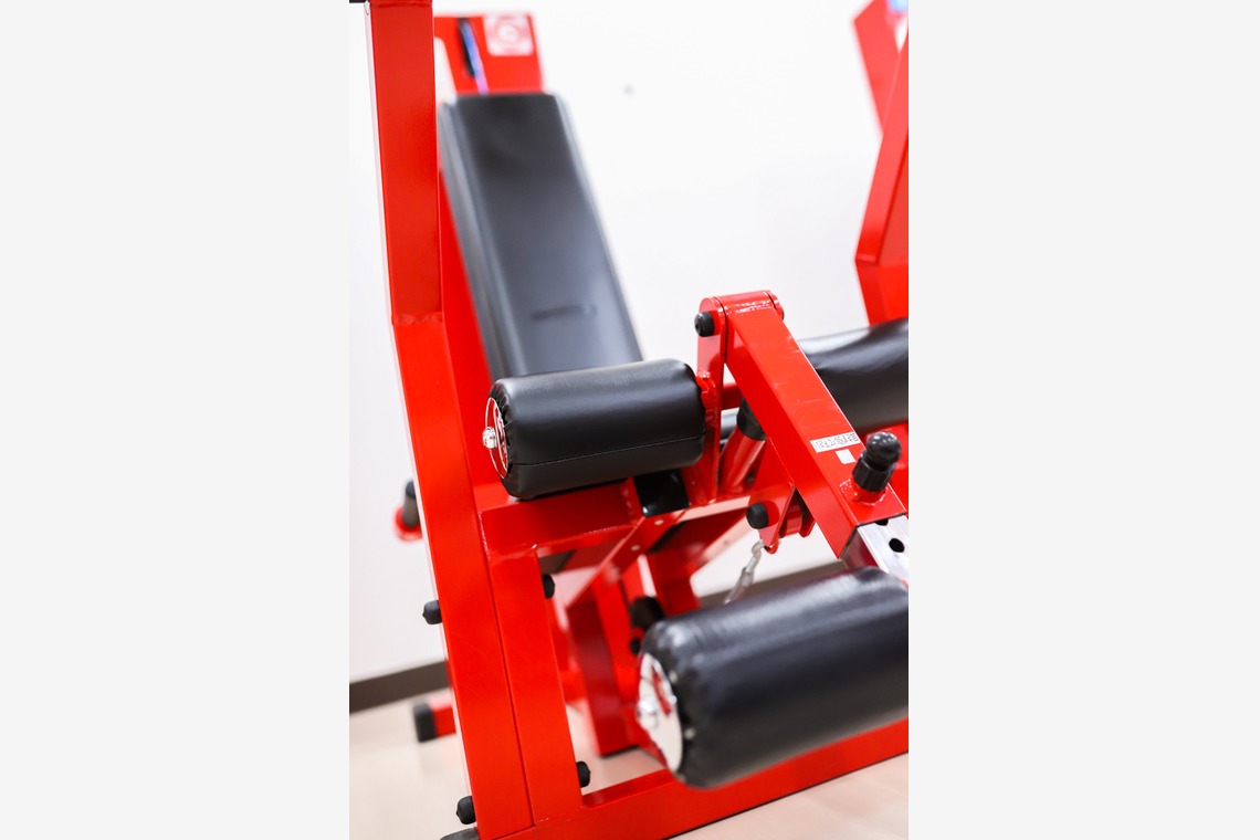 腰山大雅が撮影した写真のアルバム「スポーツジム・ワイナリー・ダンスカンパニー」