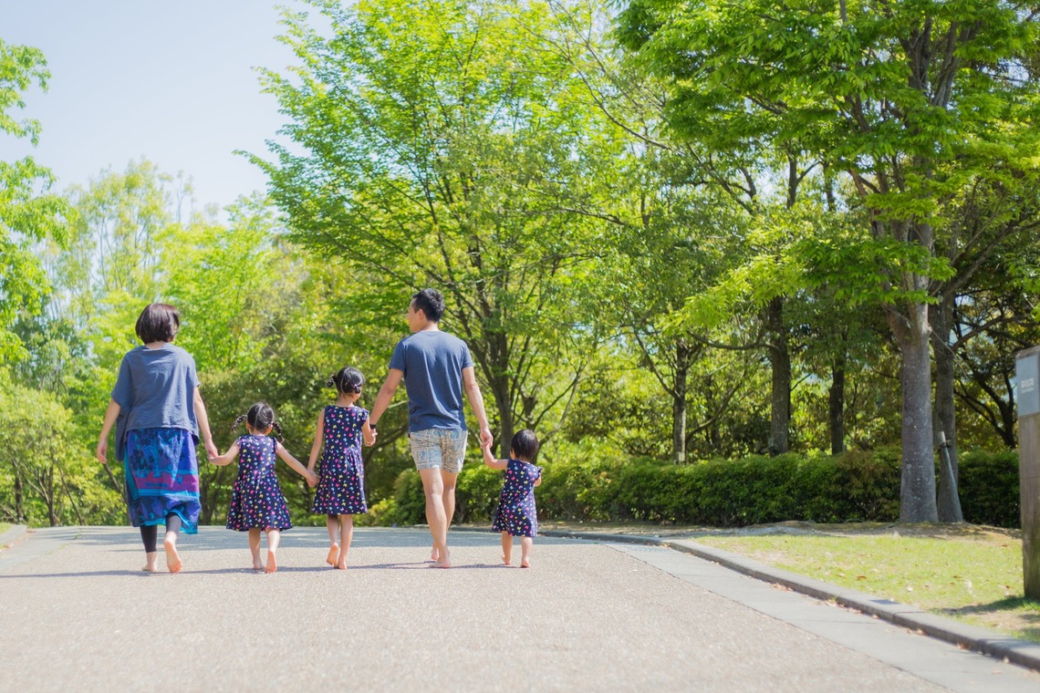 フォスタムが撮影した家族写真の出張撮影のアルバム「春の公園で家族フォト」