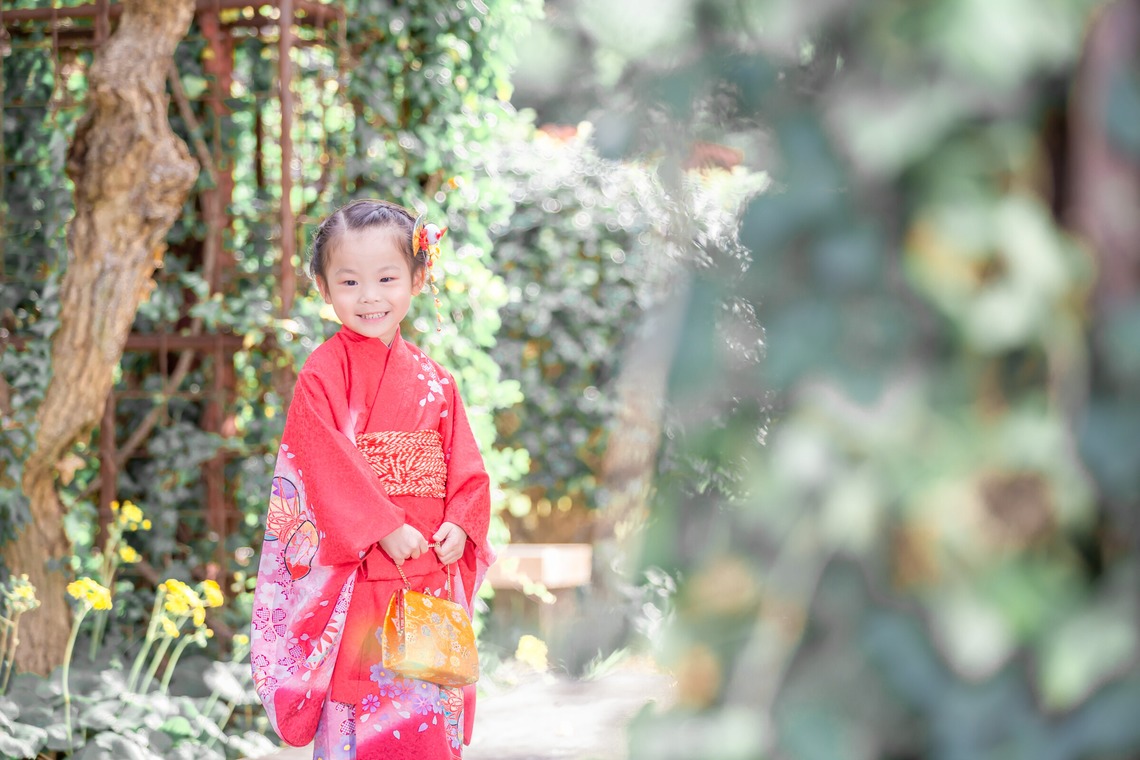 尾崎光が撮影した写真のアルバム「七五三フォト/3P」