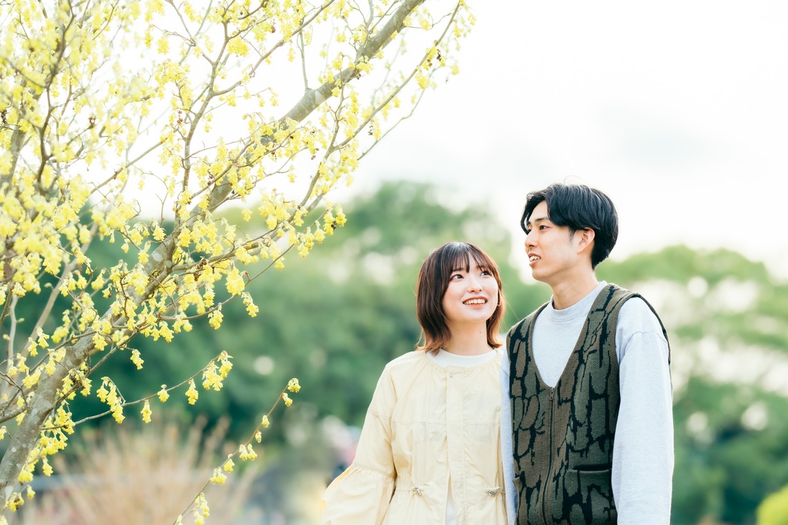 株式会社GESPが出張撮影した家族写真(キッズ,ベビーフォト)などが写った「公園_カップル記念撮影」の家族写真