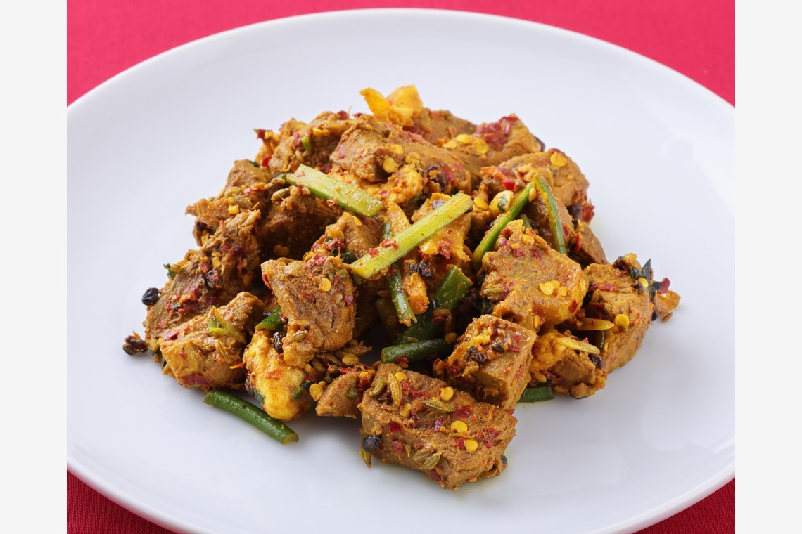 森安　照が撮影した「インド料理メニュー　カレー・ビリヤニ・ナン・チーズナン・チキン・サモサ・ビリヤニ」の写真