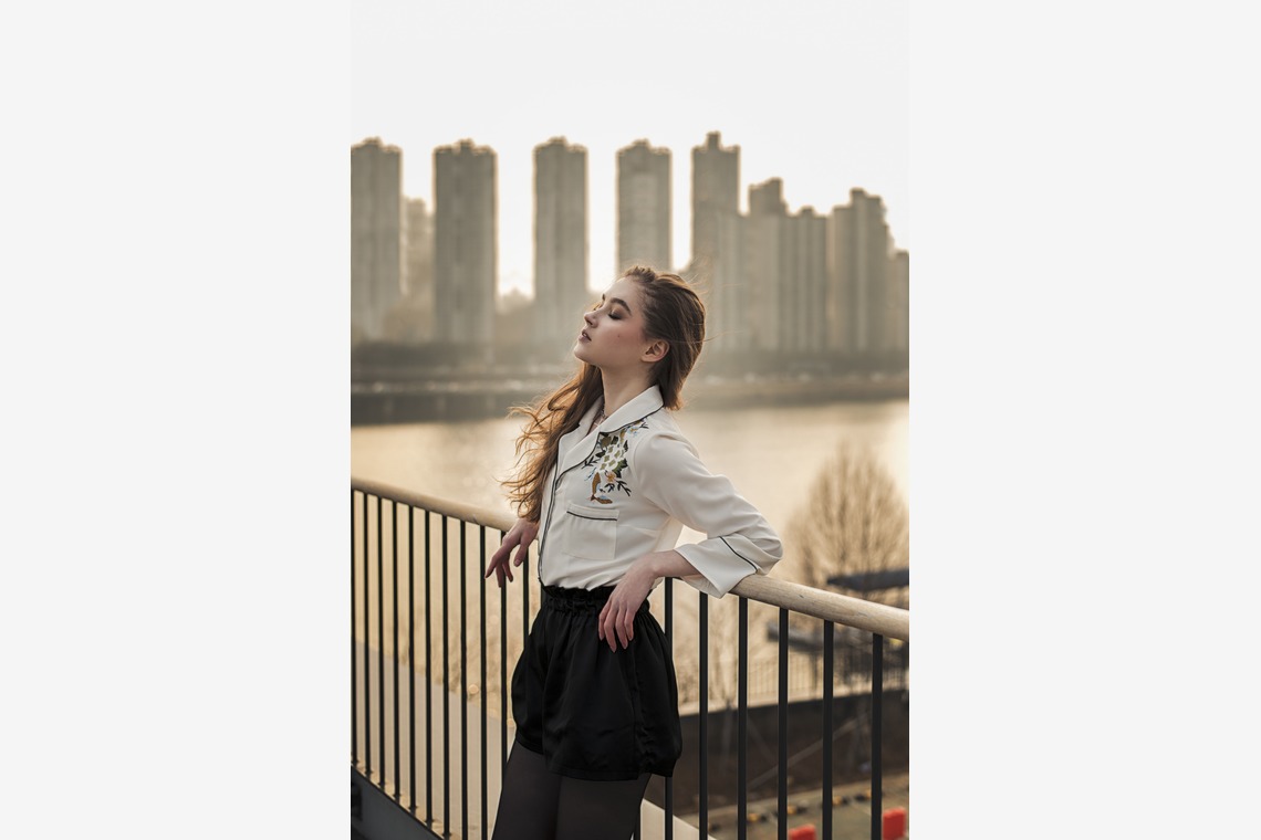 カツマトシアキが撮影した写真のアルバム「圧倒的にインパクトがあるポートレート撮影！」