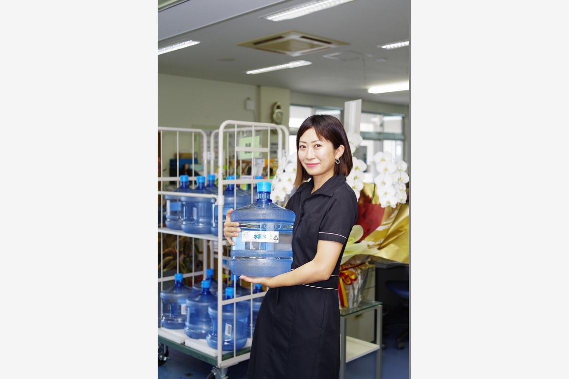 エンリッチ フォトグラフィーが撮影した「求人誌表紙」の写真