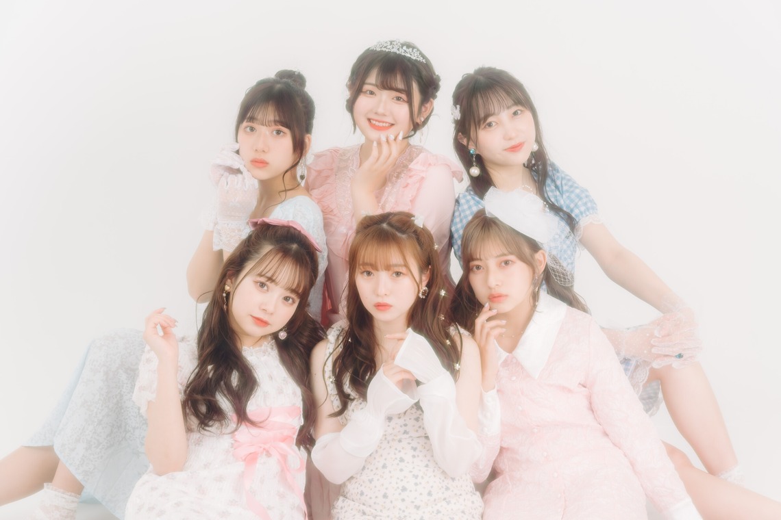 富安優斗が撮影した写真のアルバム「アイドル」