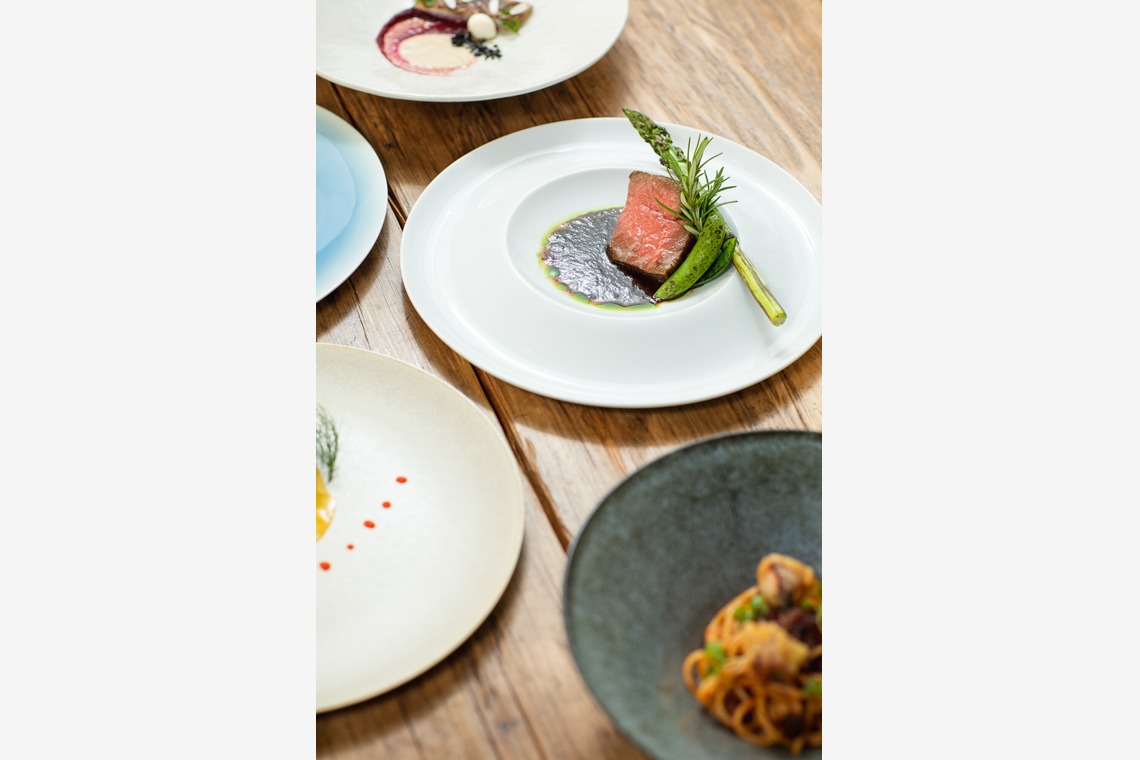 uno e creative act.が撮影した「素材にこだわるレストランのウェディングコース料理」の写真