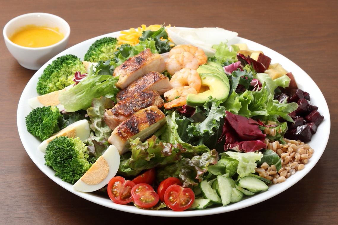 森安　照が撮影した「ステーキ・ハンバーグ・フライ・チキン・サラダ」の写真