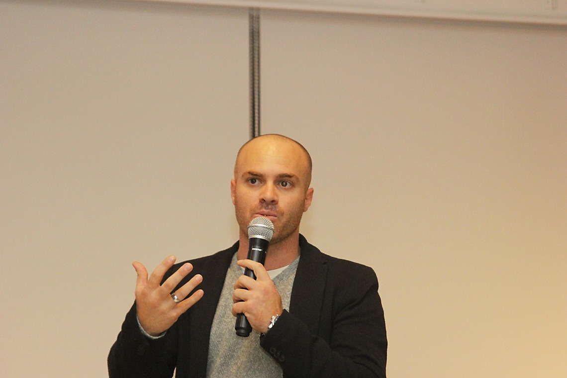 渡邉博海が撮影した写真のアルバム「ビジネスコンベンション」