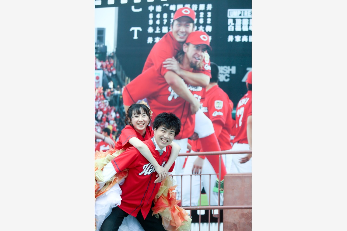 KIKIウェディングが撮影した写真のアルバム「マツダスタジアムと和風庭園」