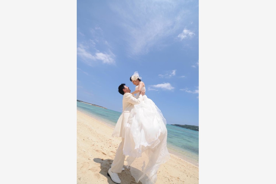Album of the Wedding, Bridal taken by Avenir - Beach Photo wedding