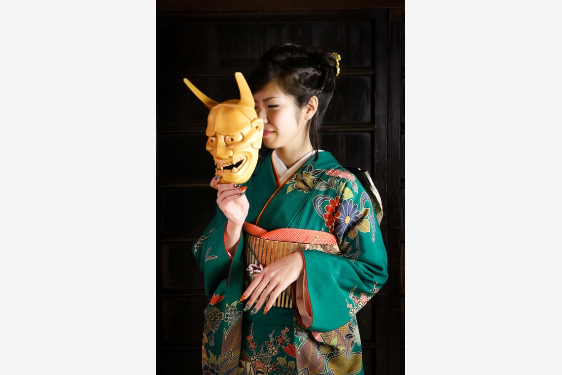 スマイルハンターが出張撮影した家族写真(キッズ,ベビーフォト)などが写った「成人式フォト」の家族写真