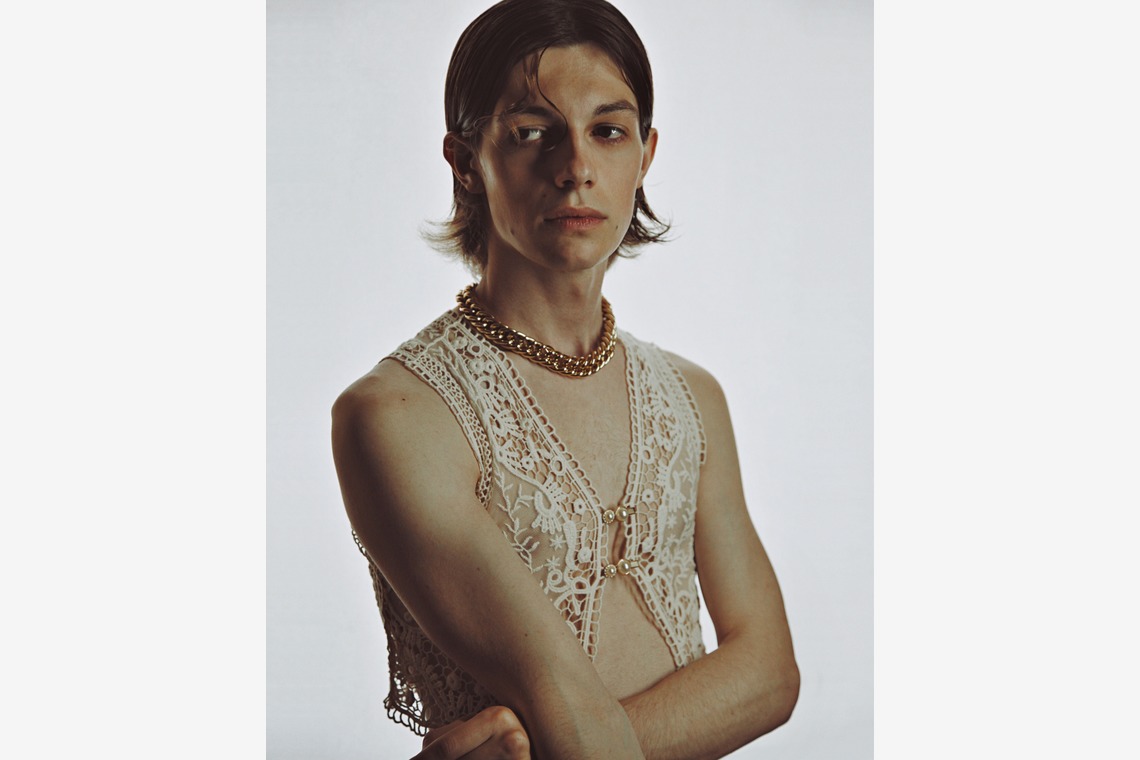 エティエンヌが撮影した写真のアルバム「EXILES BOYS 1 (TOKYO)」