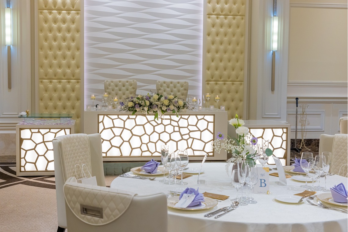 内海　利彦が撮影した「披露宴会場の花装」の写真