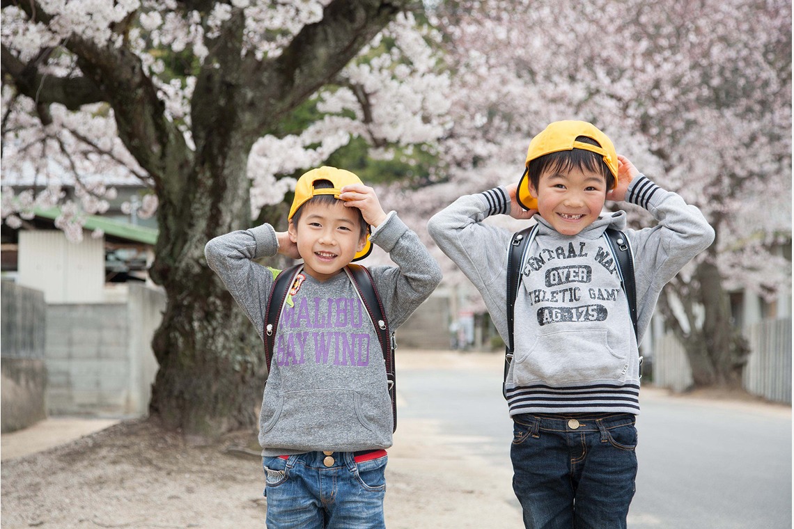 A&K STUDIO CO.,LTD.（上野 晃嗣）が出張撮影した家族写真(キッズ,ベビーフォト)などが写った「新入学記念フォト（新一年生）」の家族写真