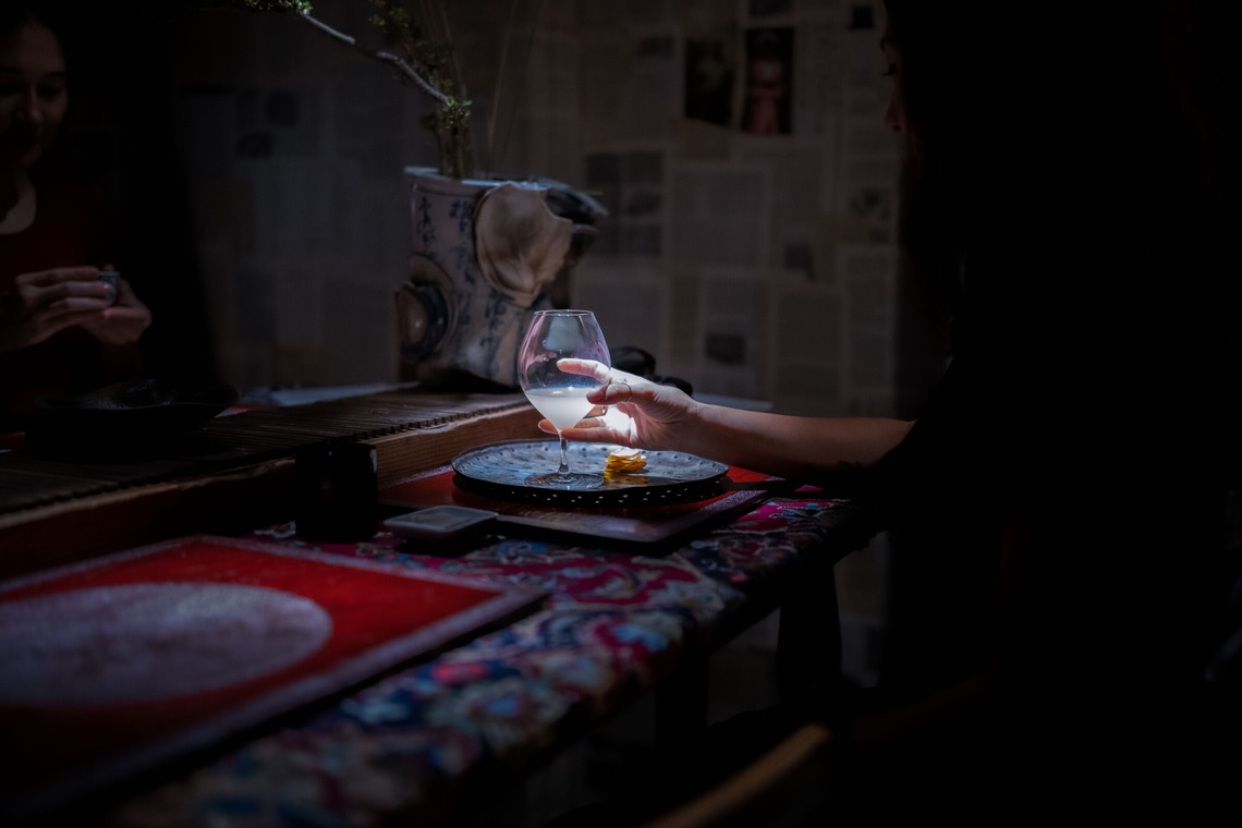 田中愛実が撮影した写真のアルバム「nokishita711 lipuid cuisine」