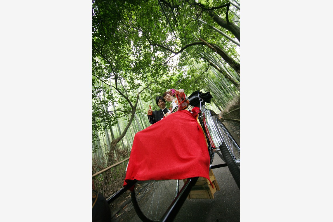 京都ブライダル京泉華(kyosenka)が撮影した写真のアルバム「京都人力車ロケ」