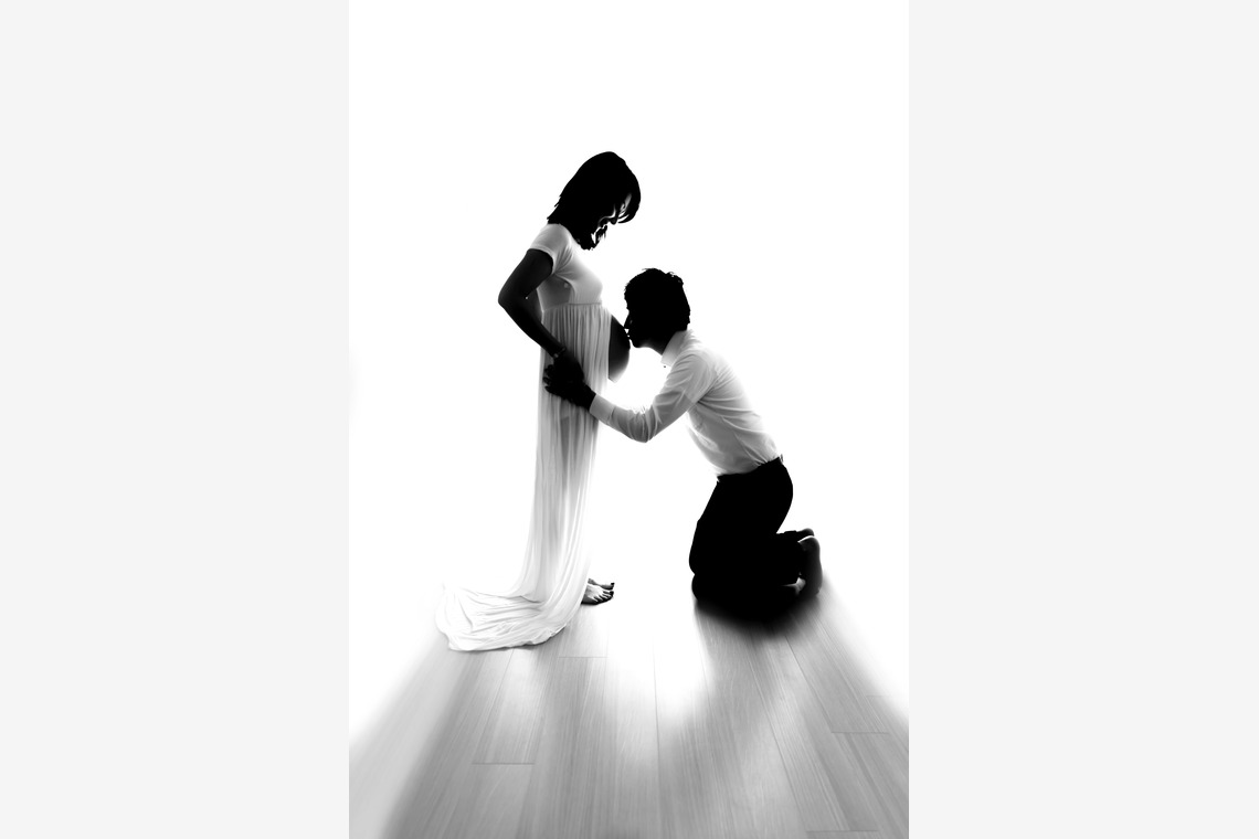 サキヤマ リエが撮影した写真のアルバム「ご夫婦でのマタニティフォト・エレガントな雰囲気で」