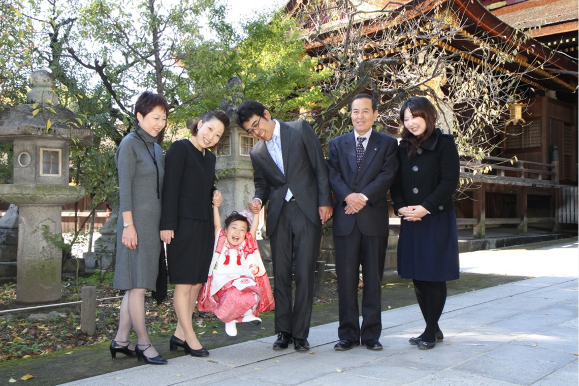 スマイルハンターが出張撮影した家族写真(キッズ,ベビーフォト)などが写った「七五三ロケーション撮影」の家族写真