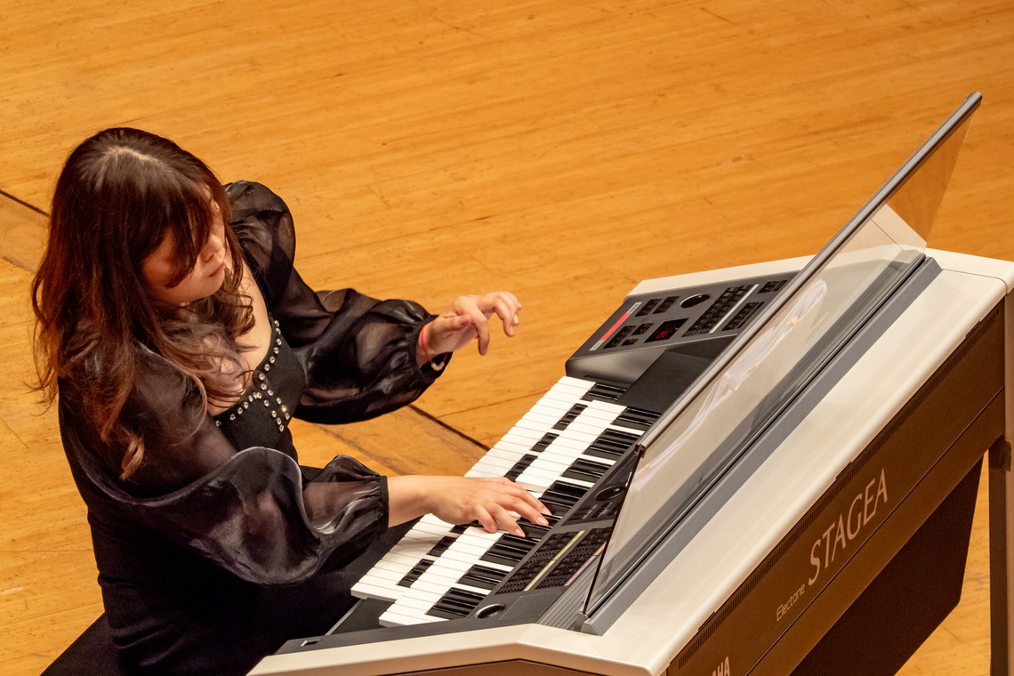 原野 英樹が撮影した「コンサート撮影 ホールでのコーラス撮影」の写真