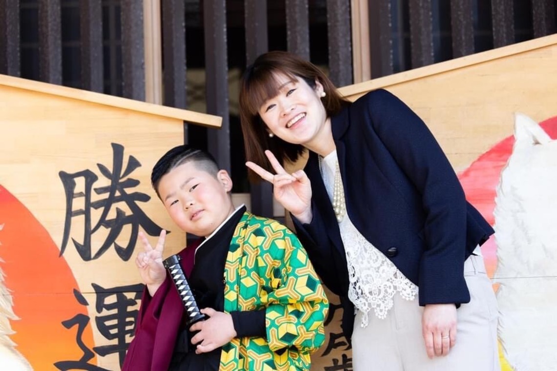 中井企画が撮影した家族写真の出張撮影のアルバム「お宮参り/ご自宅での家族写真」