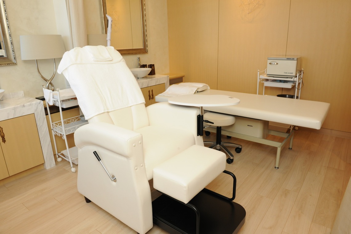 藤尾輝弘/フォトオフィスバドが撮影した「老人向け高級マンション」の写真