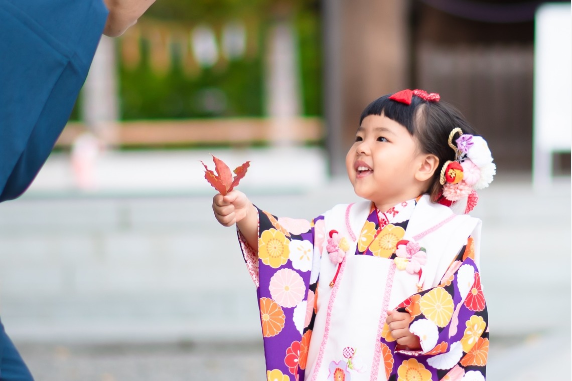 サキヤマ リエが撮影した写真のアルバム「3歳女の子・青空の七五三＠寒川神社」