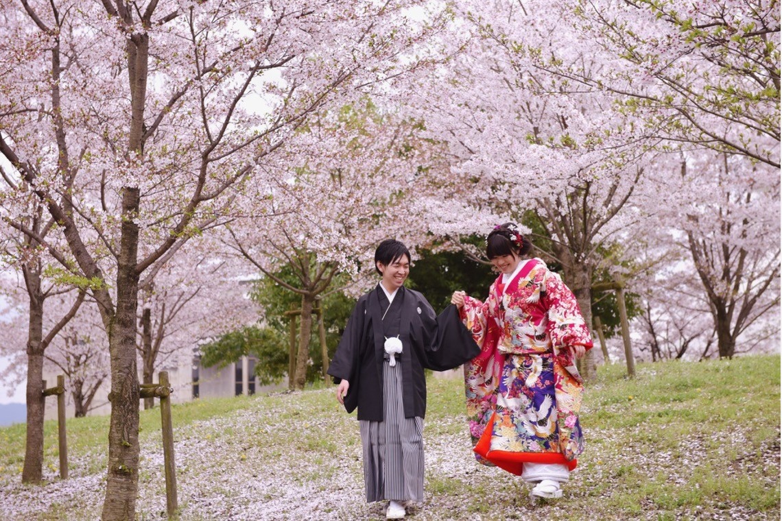 キキフォトワークスが撮影した「桜の季節の和装前撮り」の写真