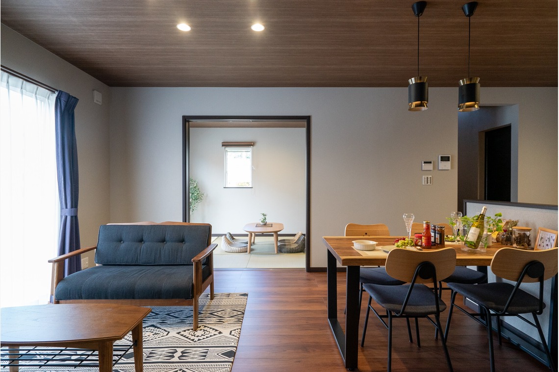 THE CLIPSが撮影した写真のアルバム「コマーシャル」