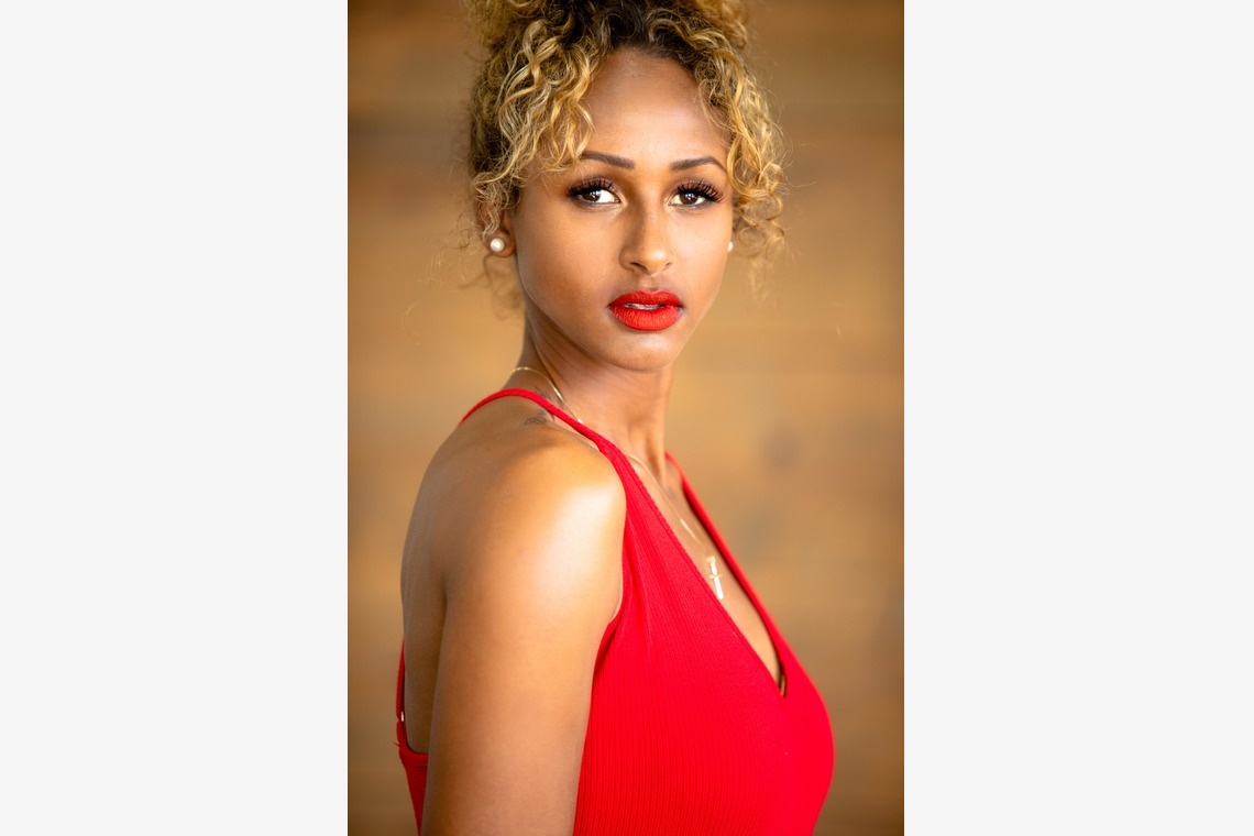 ショーン サムリンが撮影した写真のアルバム「スタジオ人物」