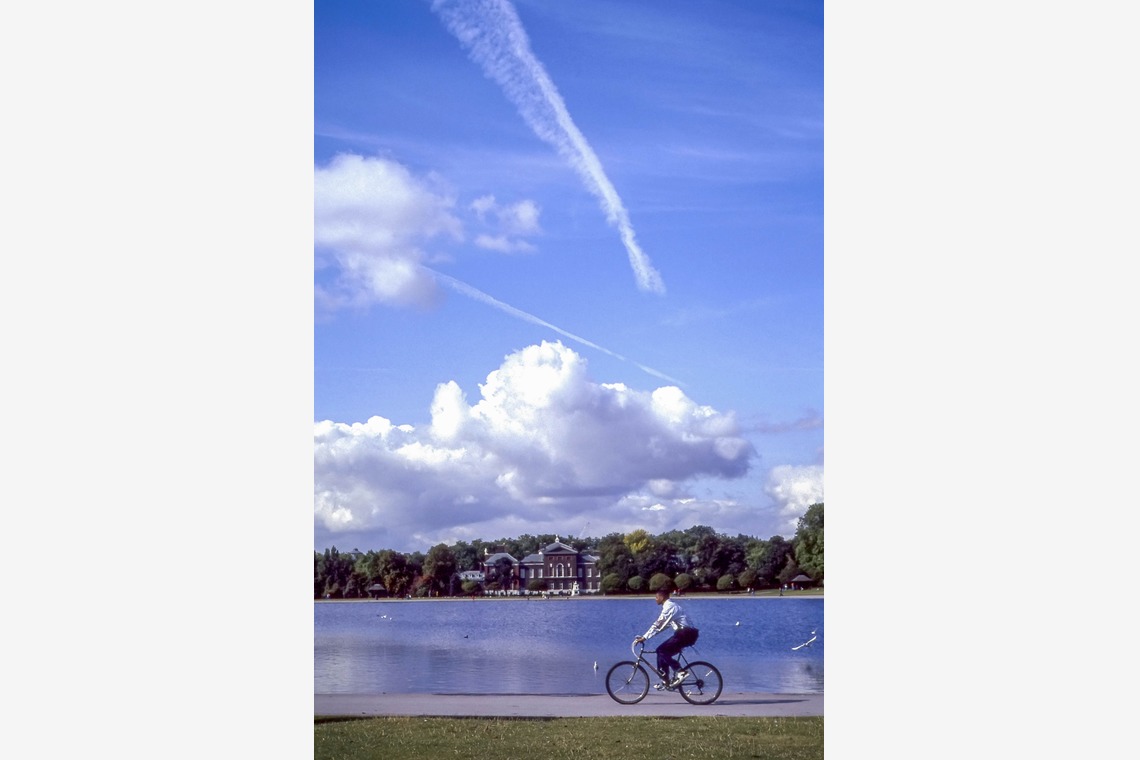 合同会社めろんぱん・ふぉとが撮影した写真のアルバム「空間」