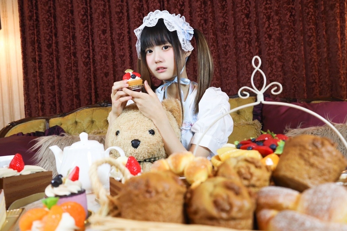 森優希が撮影した写真のアルバム「MaidCafe Selene」