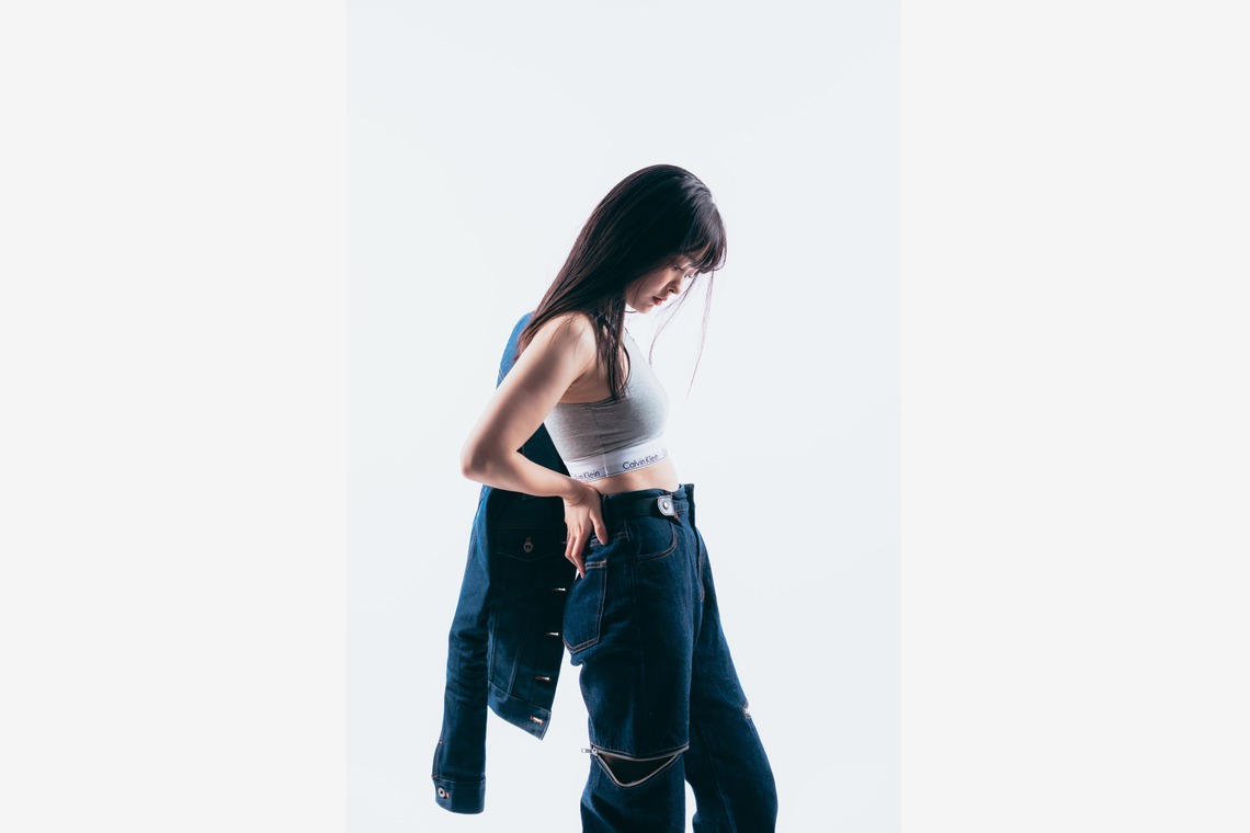 西浦隼翔が撮影した写真のアルバム「スタジオポートレート・コンポジ撮影」