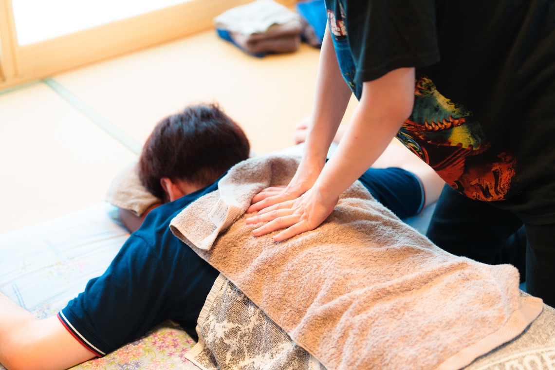 遠藤雄介・JEADO Worksが撮影した「整体師などの施術の撮影」の写真