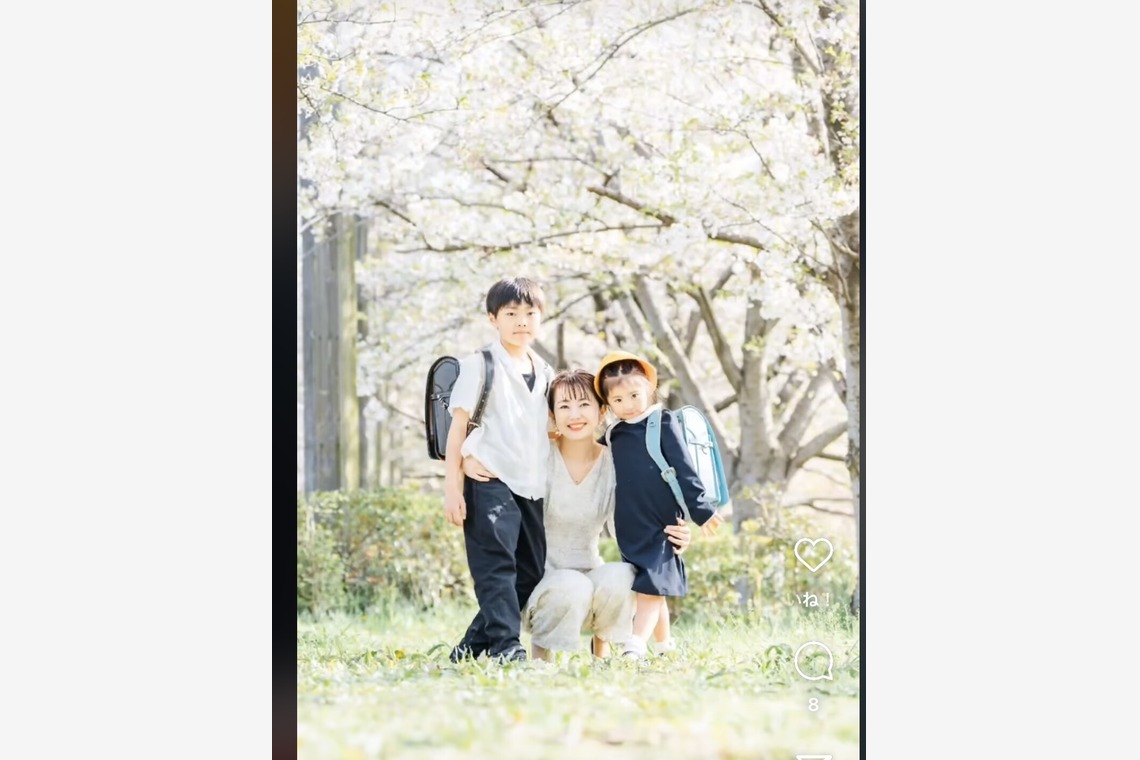 関根麻砂也が撮影した写真のアルバム「ファミリーフォト」