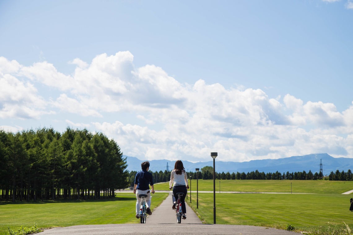 Happy with Photosが撮影した家族写真の出張撮影のアルバム「アニバーサリーフォト(結婚記念日)＠札幌市・モエレ沼公園」