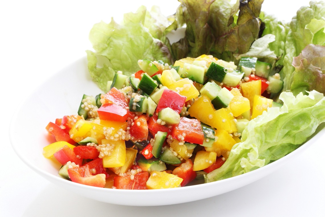 森安　照が撮影した「ステーキ・ハンバーグ・フライ・チキン・サラダ」の写真