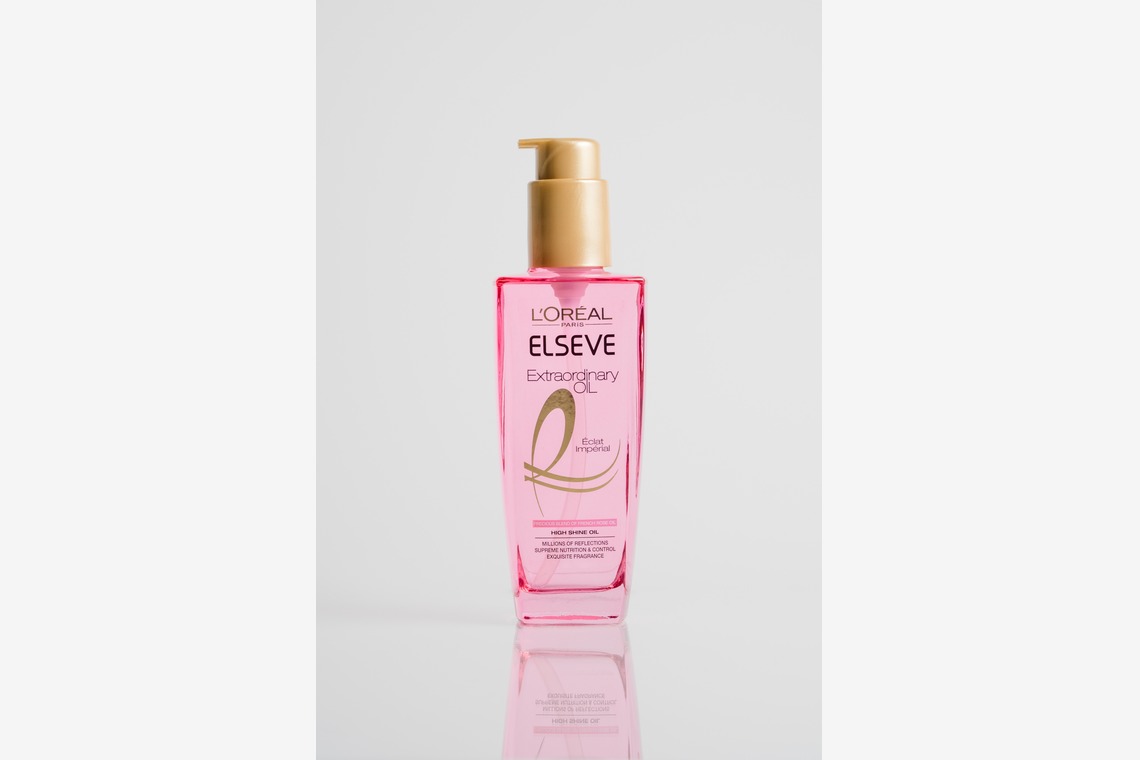 studio white alice 五十嵐啓が撮影した「コスメ」の写真