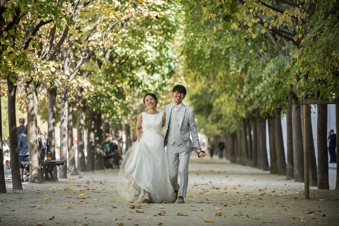 Petite Nao Photographyが撮影した「パリでのフォトウェディング（エッフェル塔、ビルアケム橋、ルーブル美術館、パレロワイヤル）」の写真